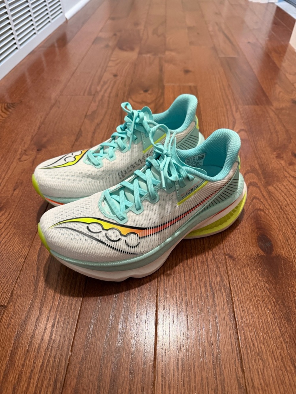 Saucony Azura